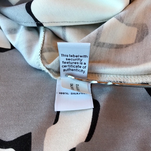 DIANE von FURSTENBERG | New Julian Two Wrap Dress - Picture 6 of 8